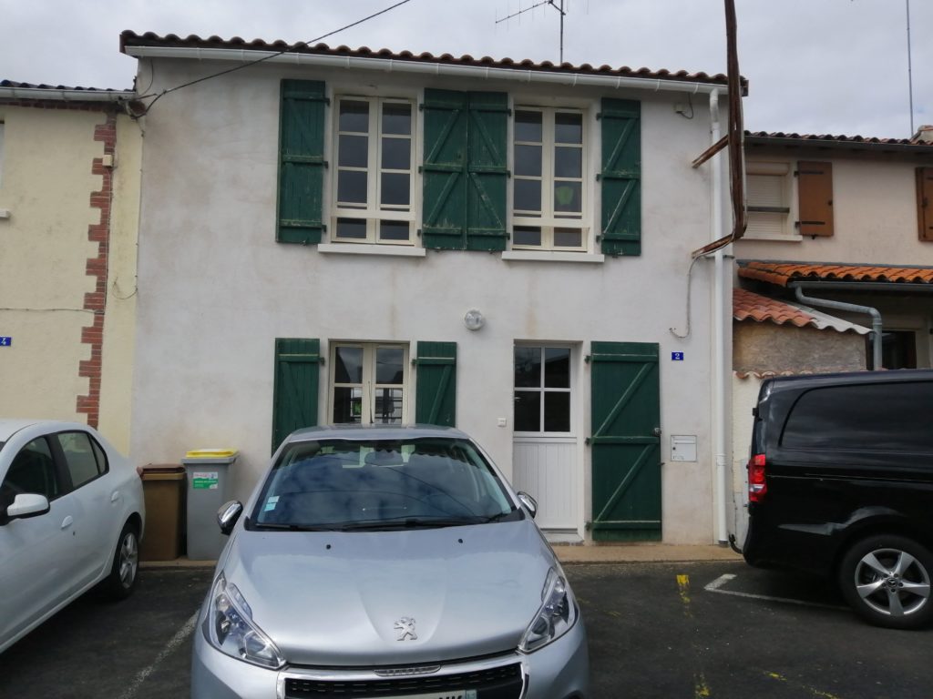 CM Rénovation | Nettoyage de façade - Avant | Le May-sur-Evre - Cholet